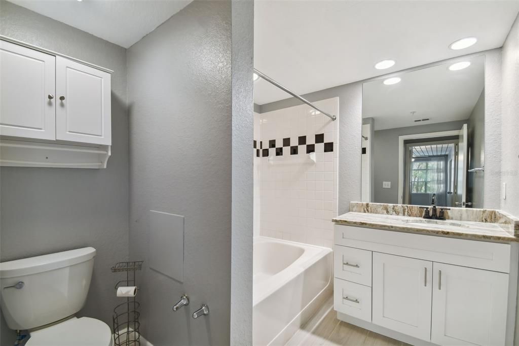 For Sale: $349,000 (1 beds, 1 baths, 789 Square Feet)