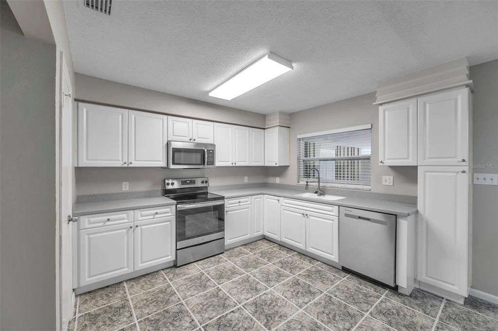 For Sale: $464,500 (3 beds, 2 baths, 1626 Square Feet)
