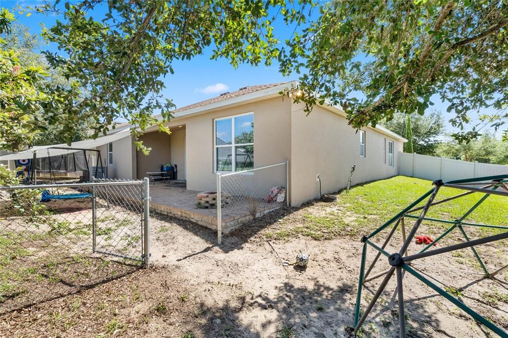 For Sale: $399,900 (4 beds, 2 baths, 2317 Square Feet)