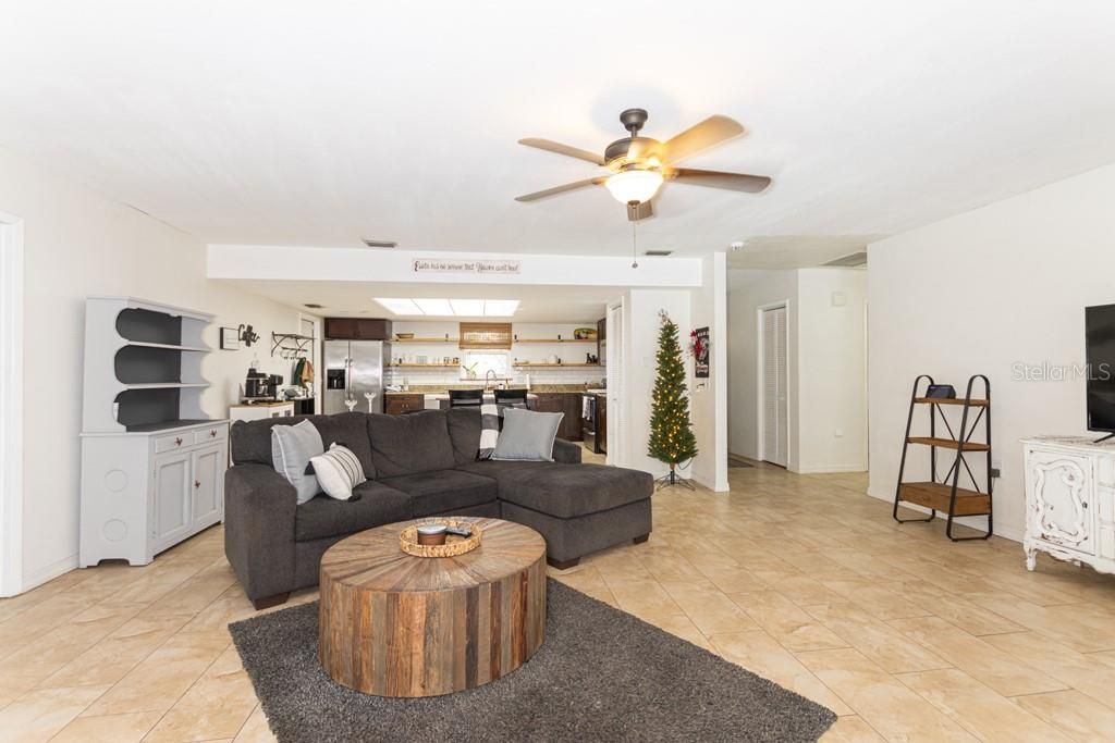 Active With Contract: $475,000 (3 beds, 2 baths, 1516 Square Feet)