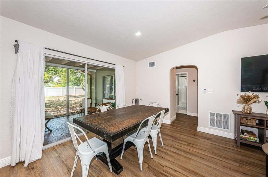 For Sale: $424,900 (3 beds, 2 baths, 1644 Square Feet)