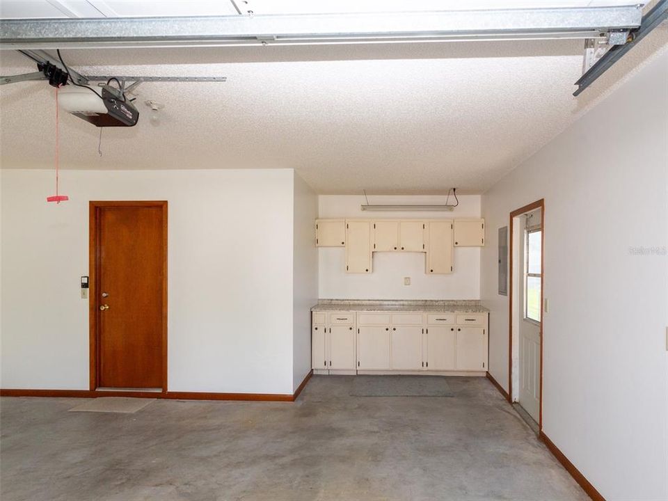 For Sale: $209,000 (2 beds, 2 baths, 936 Square Feet)