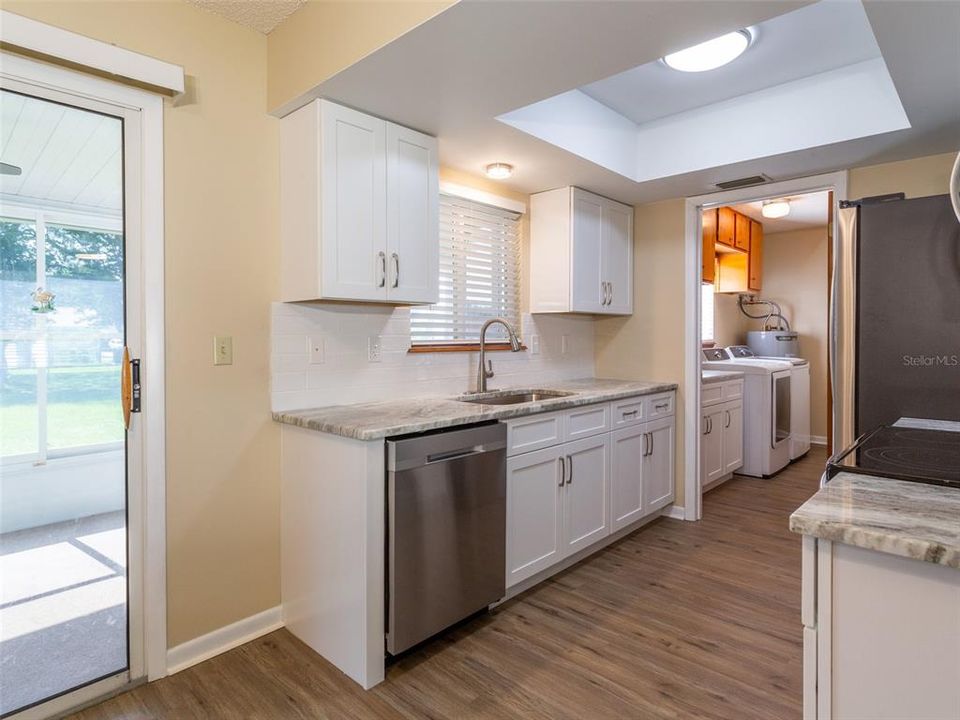 For Sale: $209,000 (2 beds, 2 baths, 936 Square Feet)