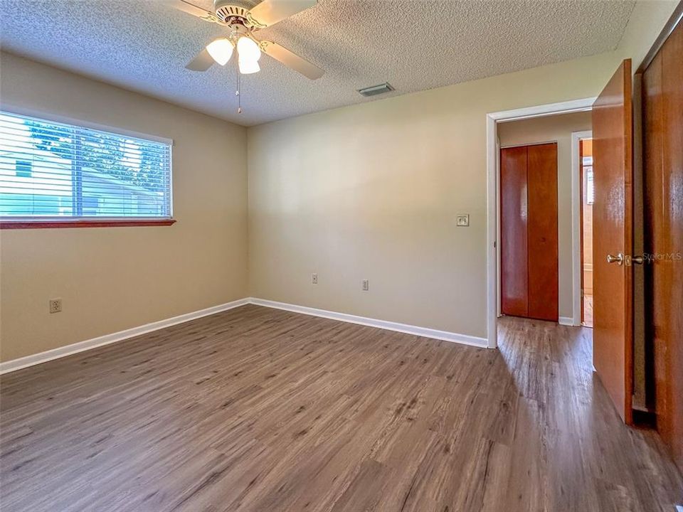 For Sale: $209,000 (2 beds, 2 baths, 936 Square Feet)