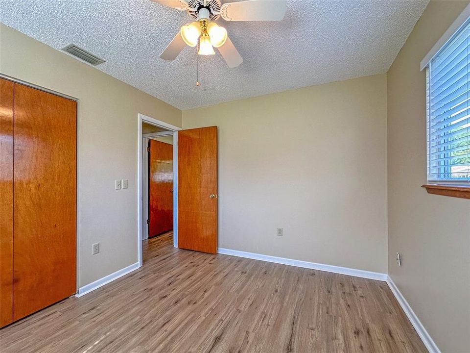 For Sale: $209,000 (2 beds, 2 baths, 936 Square Feet)