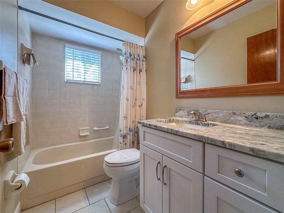 For Sale: $209,000 (2 beds, 2 baths, 936 Square Feet)
