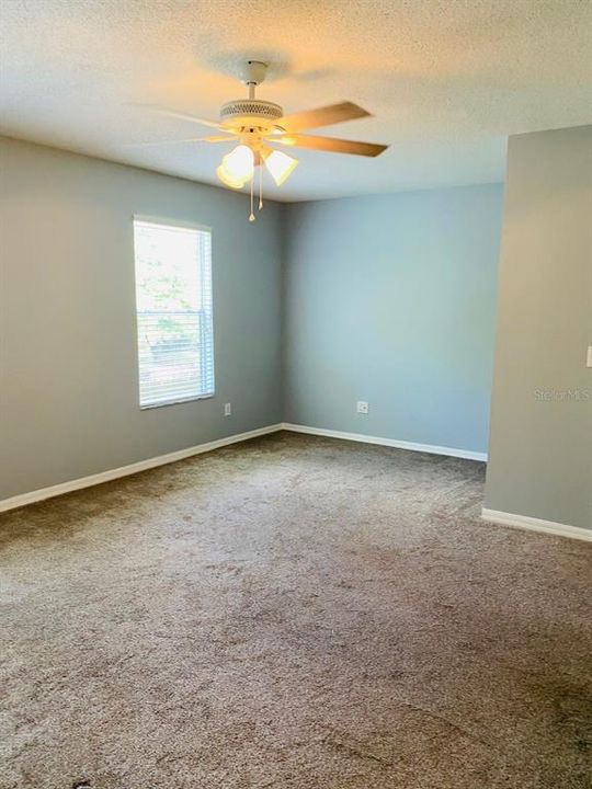 For Rent: $2,000 (3 beds, 2 baths, 1880 Square Feet)