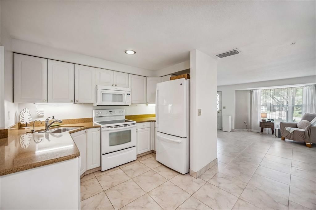 For Sale: $389,900 (3 beds, 1 baths, 1533 Square Feet)