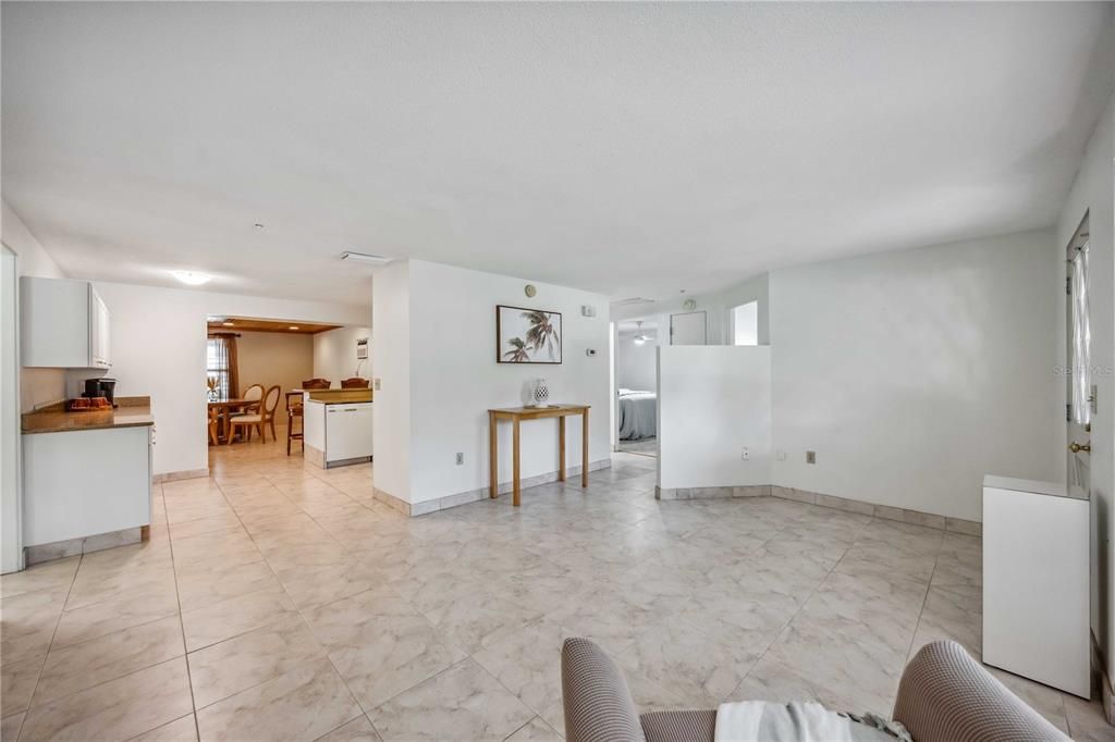 For Sale: $389,900 (3 beds, 1 baths, 1533 Square Feet)