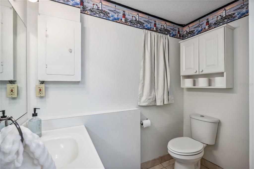 For Sale: $389,900 (3 beds, 1 baths, 1533 Square Feet)