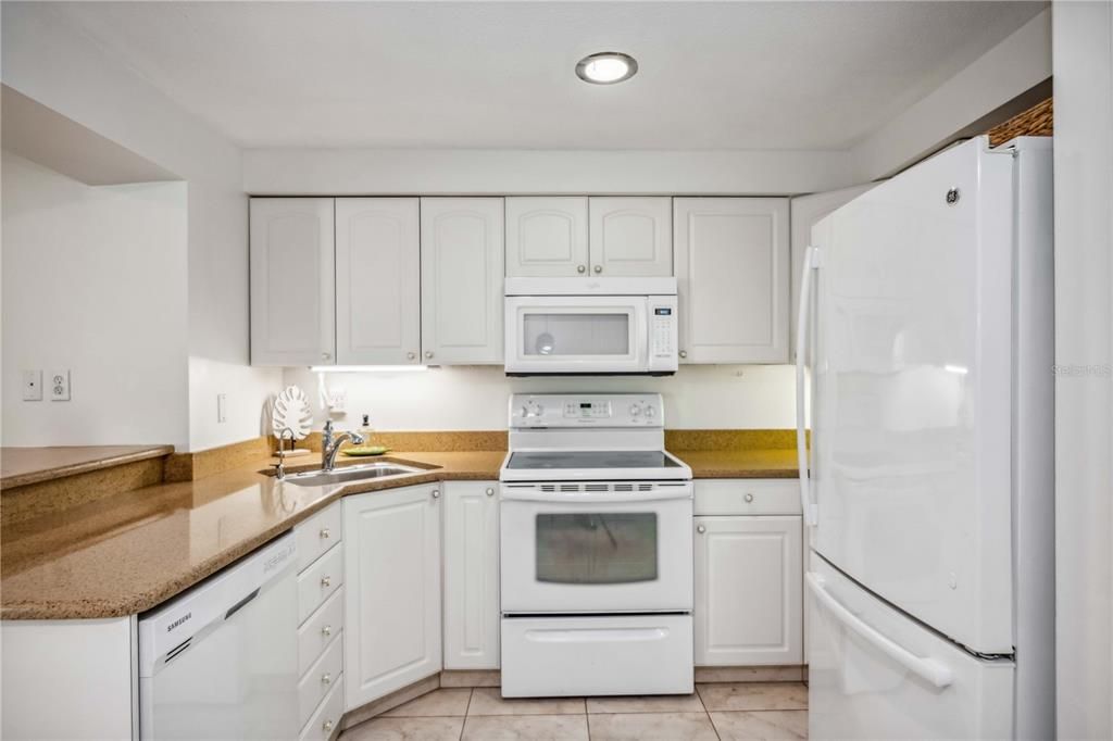 For Sale: $389,900 (3 beds, 1 baths, 1533 Square Feet)