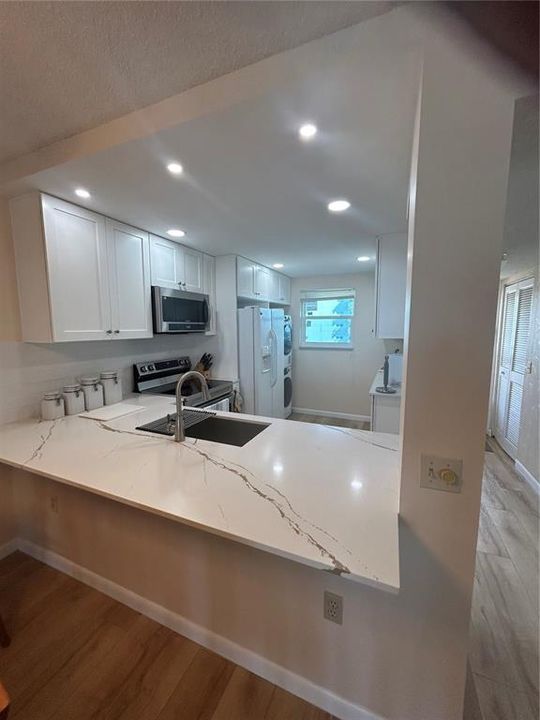 For Rent: $2,750 (2 beds, 2 baths, 1025 Square Feet)