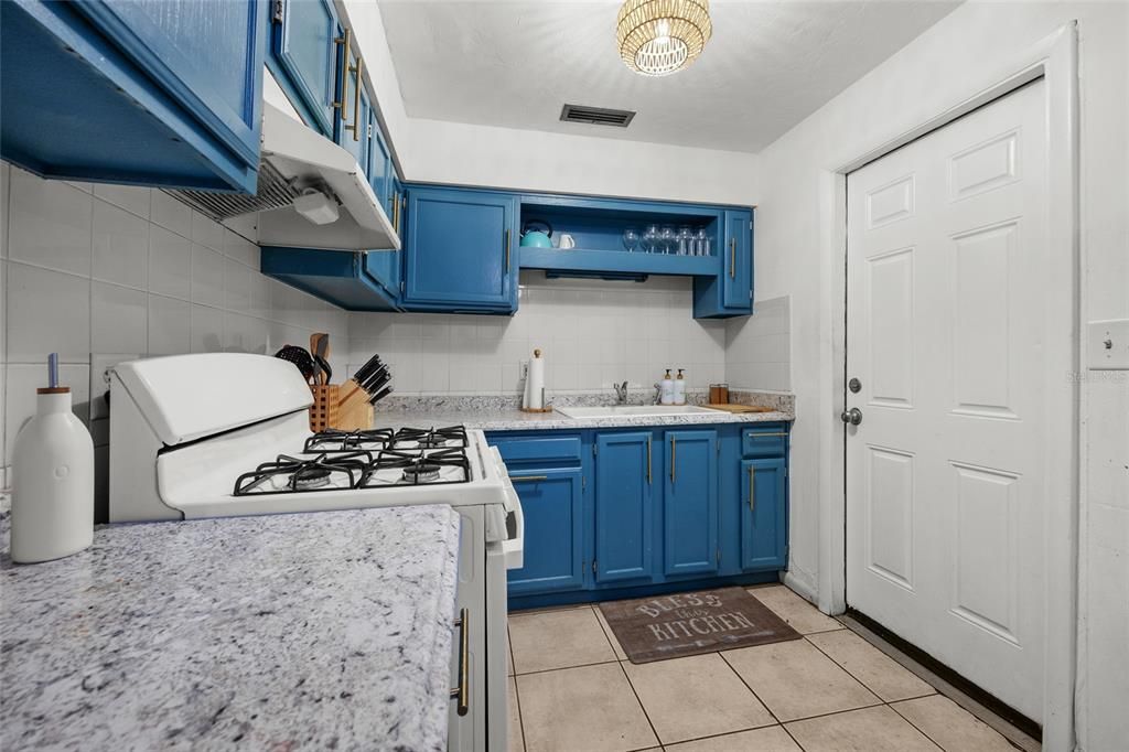 For Sale: $279,000 (4 beds, 2 baths, 1239 Square Feet)