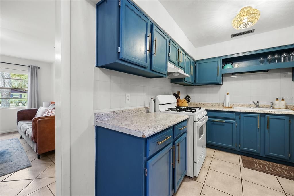 For Sale: $279,000 (4 beds, 2 baths, 1239 Square Feet)