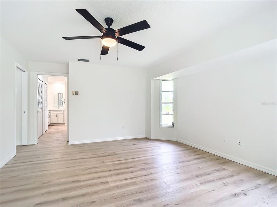 Active With Contract: $345,000 (3 beds, 2 baths, 1637 Square Feet)