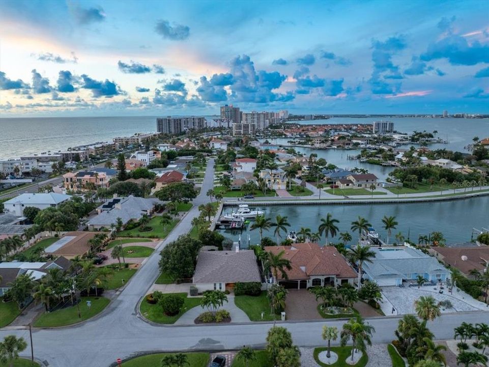 For Sale: $2,250,000 (4 beds, 2 baths, 2214 Square Feet)