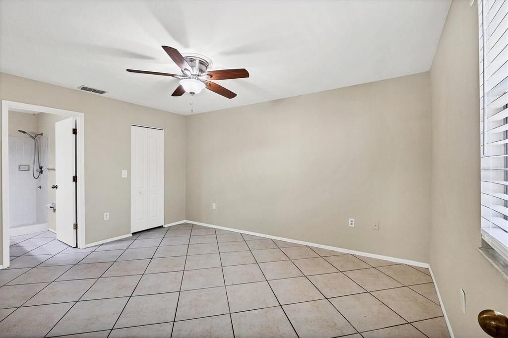 Primary bedroom, has private full bathroom, huge walk-in closet at 3862 59th Ave. W, Bradenton FL 34210