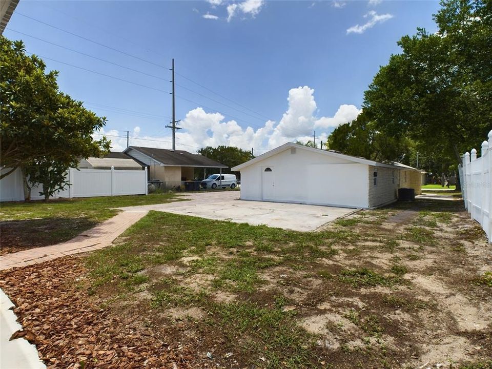 Active With Contract: $249,900 (4 beds, 2 baths, 1343 Square Feet)