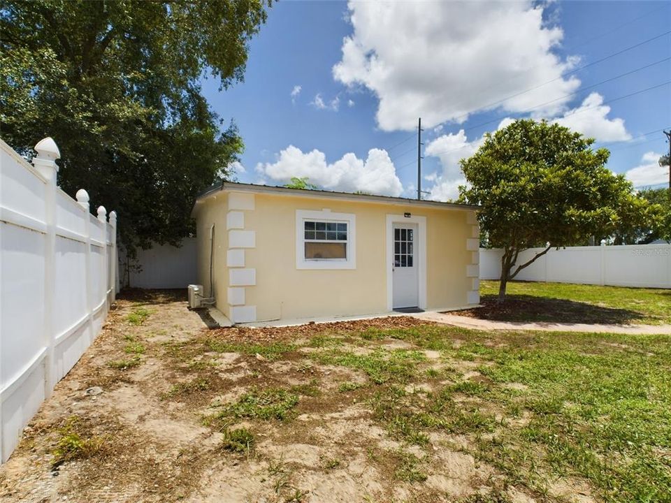 Activo con contrato: $249,900 (4 camas, 2 baños, 1343 Pies cuadrados)