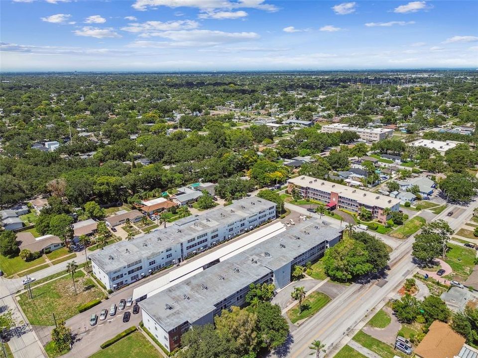 Active With Contract: $159,999 (2 beds, 2 baths, 1150 Square Feet)