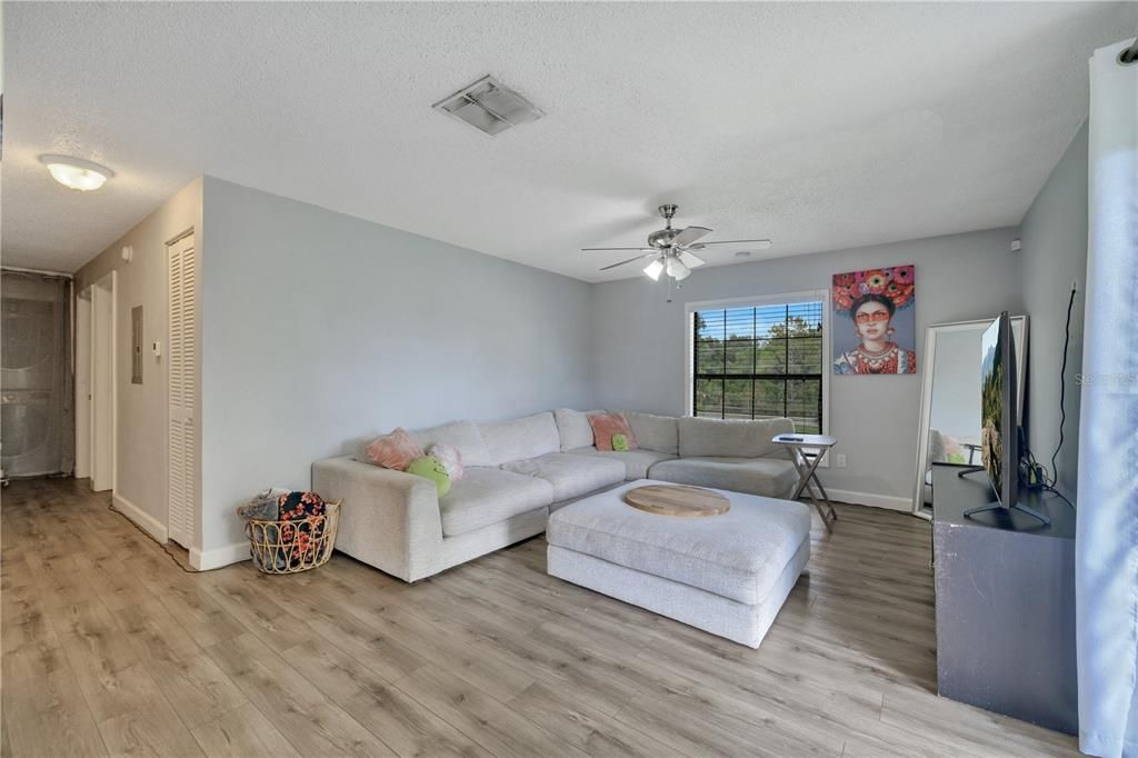 For Sale: $248,000 (3 beds, 2 baths, 1117 Square Feet)