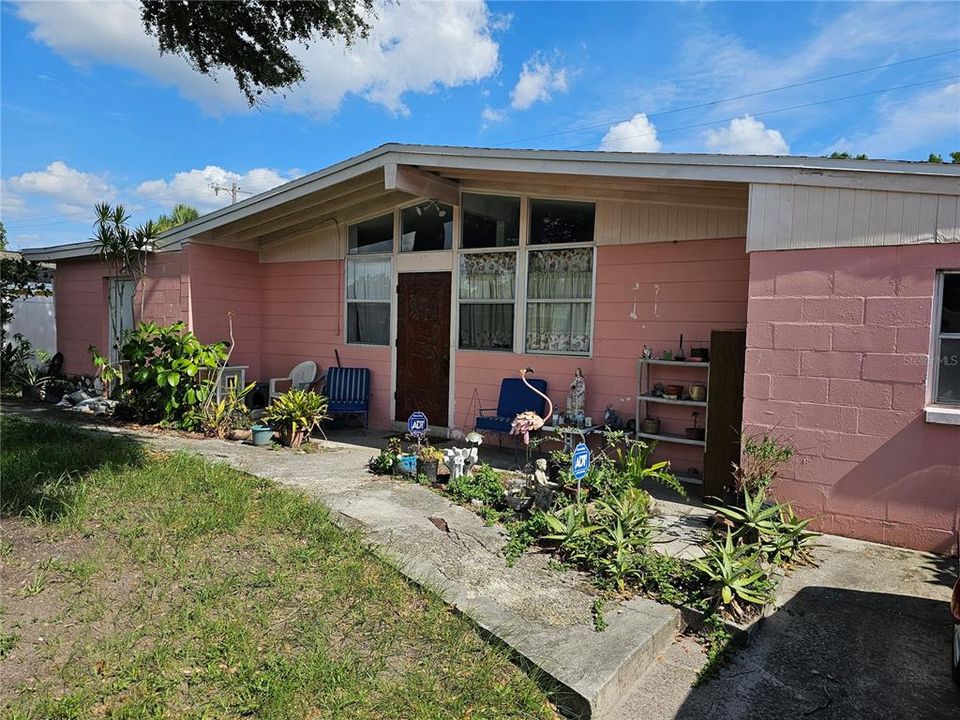 For Sale: $329,000 (4 beds, 2 baths, 1438 Square Feet)