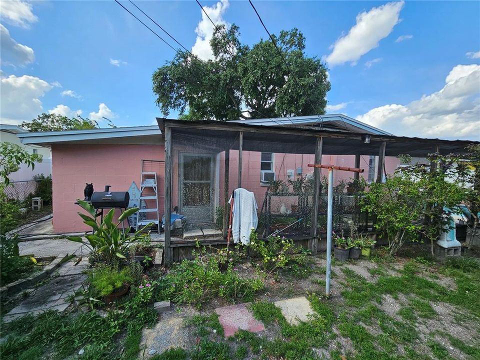 For Sale: $329,000 (4 beds, 2 baths, 1438 Square Feet)