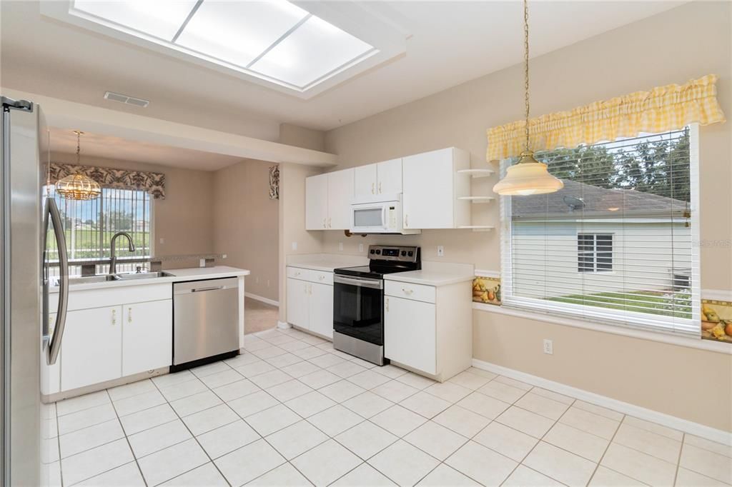 For Sale: $379,900 (2 beds, 2 baths, 1997 Square Feet)