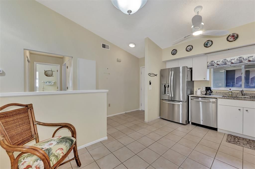 For Sale: $274,900 (2 beds, 2 baths, 1170 Square Feet)