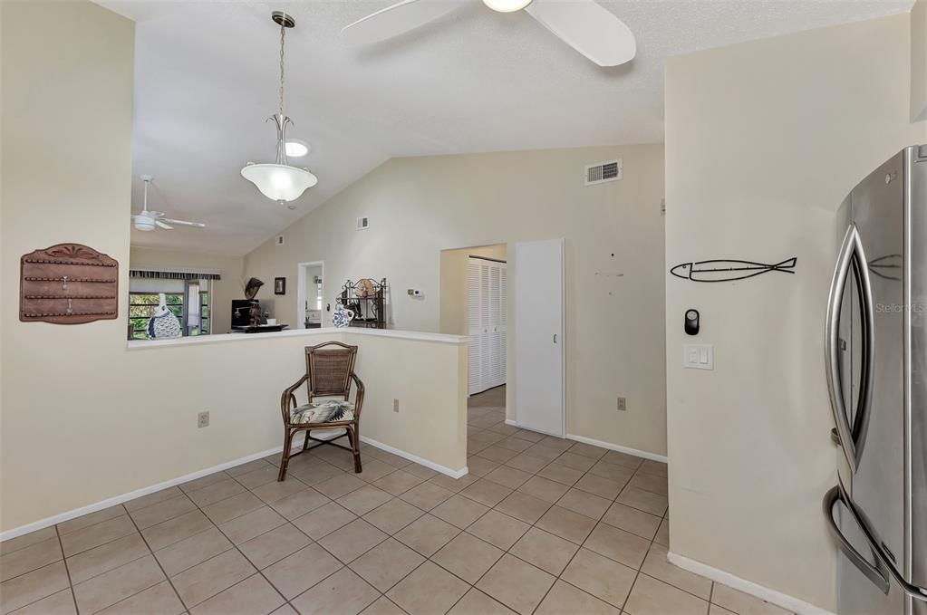 For Sale: $274,900 (2 beds, 2 baths, 1170 Square Feet)