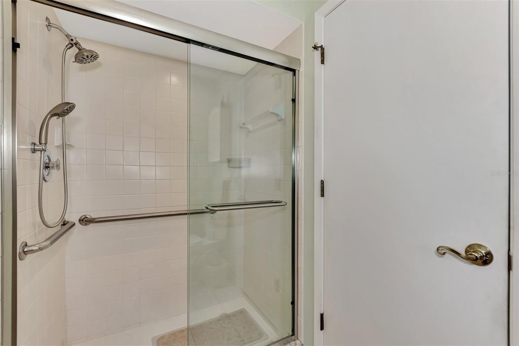 待售: $274,900 (2 贝兹, 2 浴室, 1170 平方英尺)