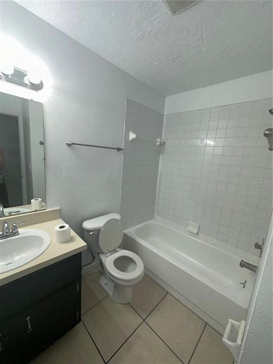 For Rent: $1,274 (2 beds, 1 baths, 1041 Square Feet)