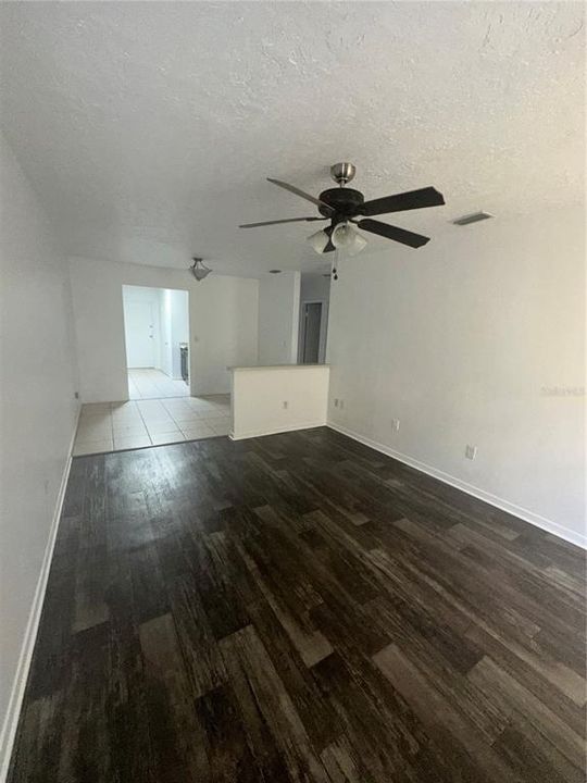 For Rent: $1,274 (2 beds, 1 baths, 1041 Square Feet)