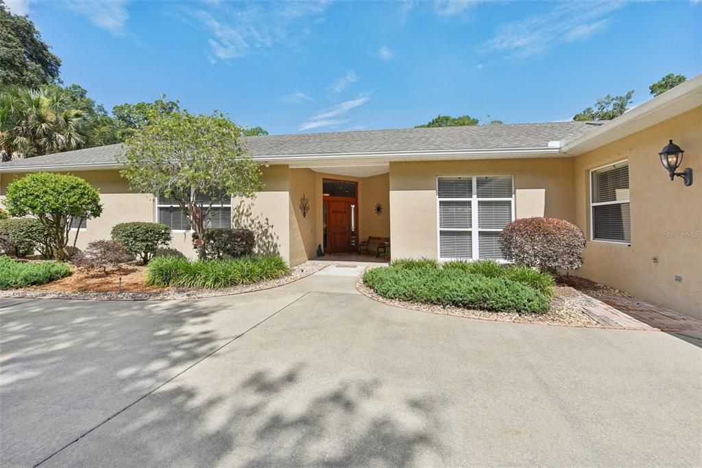 Active With Contract: $989,500 (4 beds, 3 baths, 3017 Square Feet)