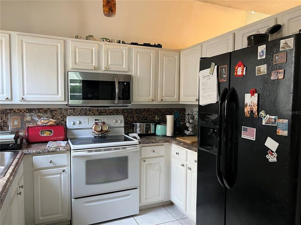 For Sale: $395,000 (4 beds, 2 baths, 1713 Square Feet)