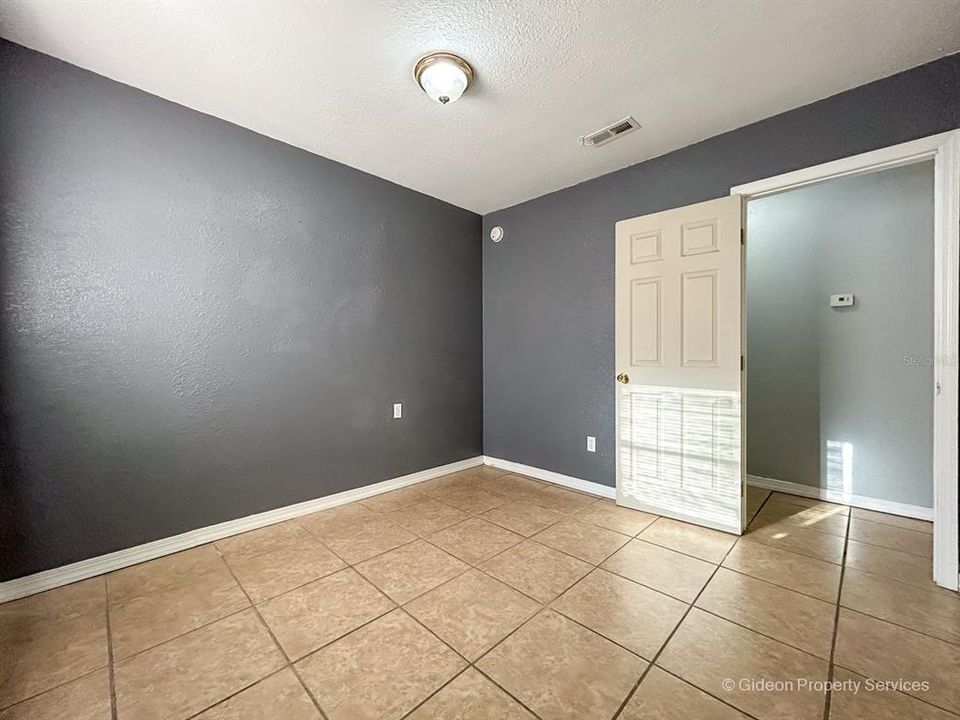 For Rent: $1,600 (3 beds, 2 baths, 1708 Square Feet)