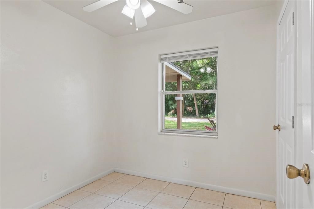 For Sale: $405,000 (3 beds, 1 baths, 816 Square Feet)