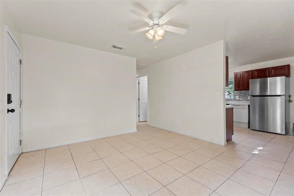 For Sale: $405,000 (3 beds, 1 baths, 816 Square Feet)