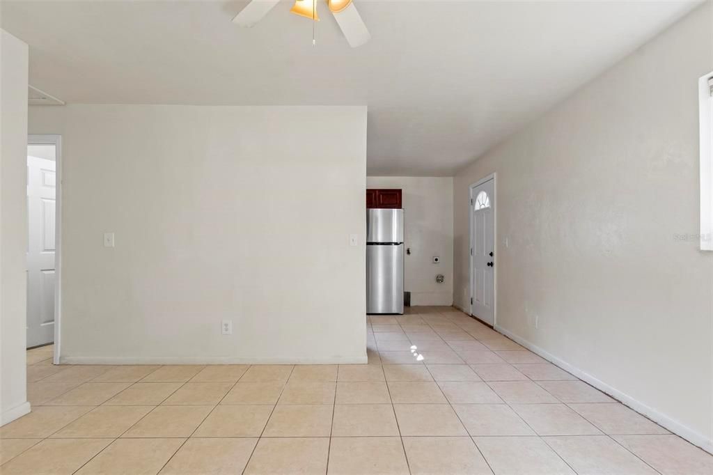 For Sale: $405,000 (3 beds, 1 baths, 816 Square Feet)