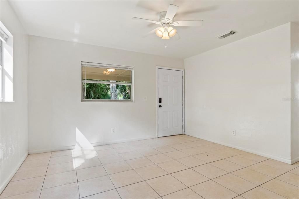 For Sale: $405,000 (3 beds, 1 baths, 816 Square Feet)