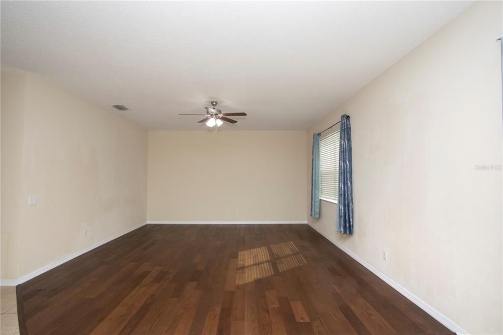 For Rent: $2,500 (3 beds, 2 baths, 2127 Square Feet)