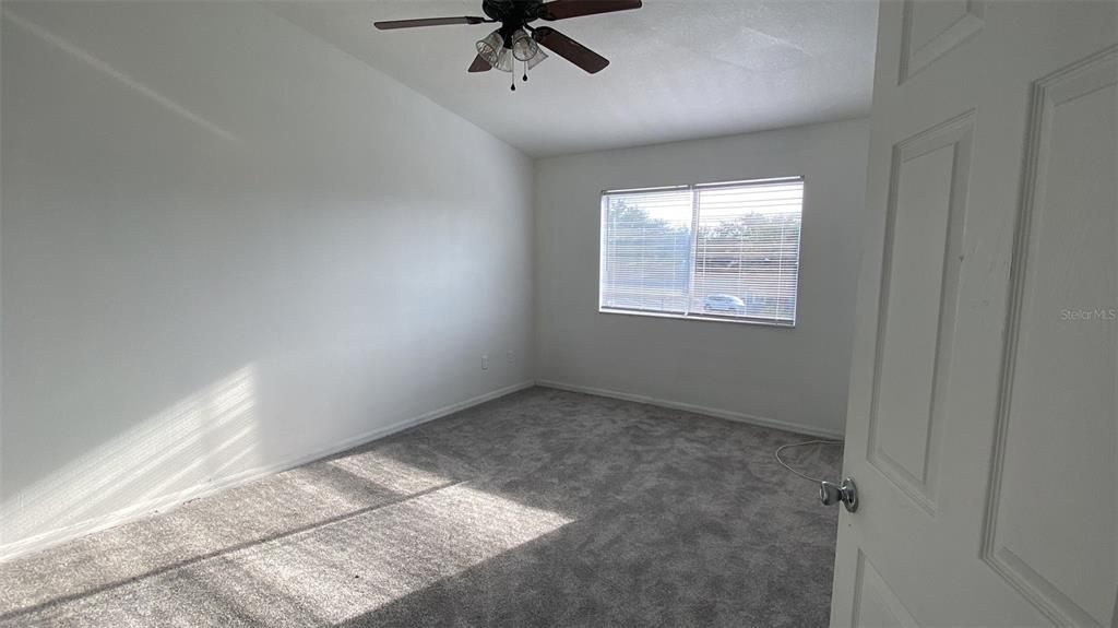 Active With Contract: $1,800 (3 beds, 2 baths, 1638 Square Feet)