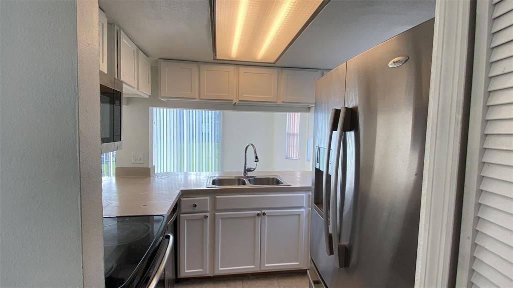 Active With Contract: $1,800 (3 beds, 2 baths, 1638 Square Feet)