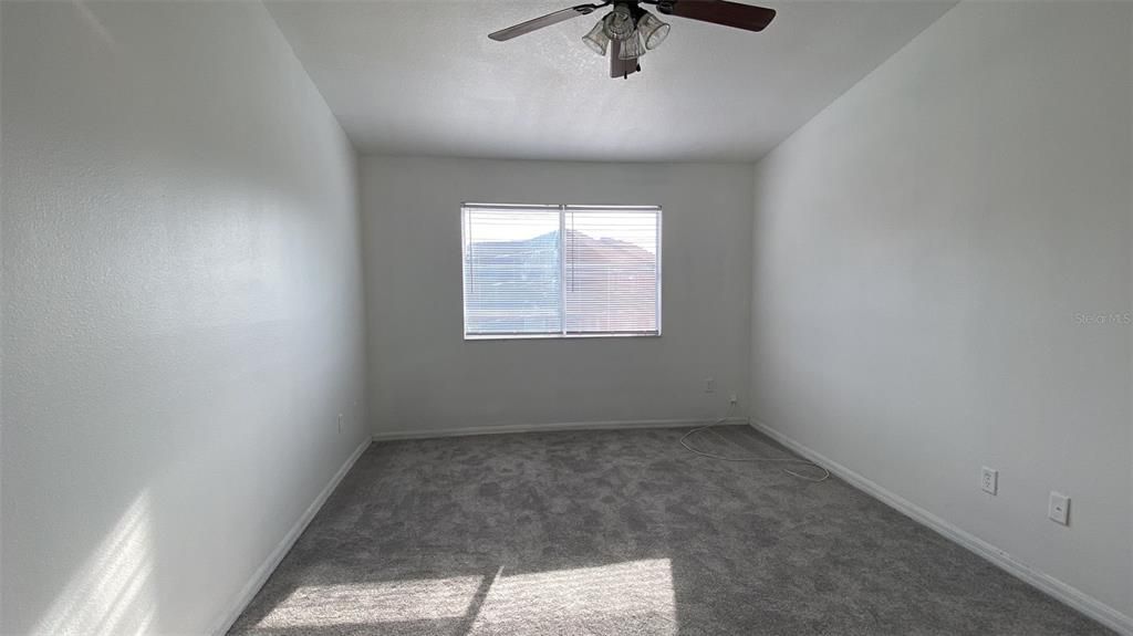 Active With Contract: $1,800 (3 beds, 2 baths, 1638 Square Feet)