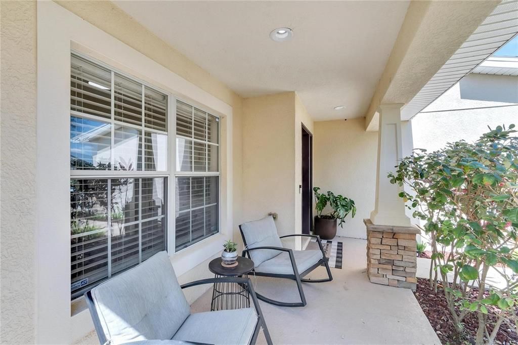 Active With Contract: $2,999 (5 beds, 3 baths, 2754 Square Feet)