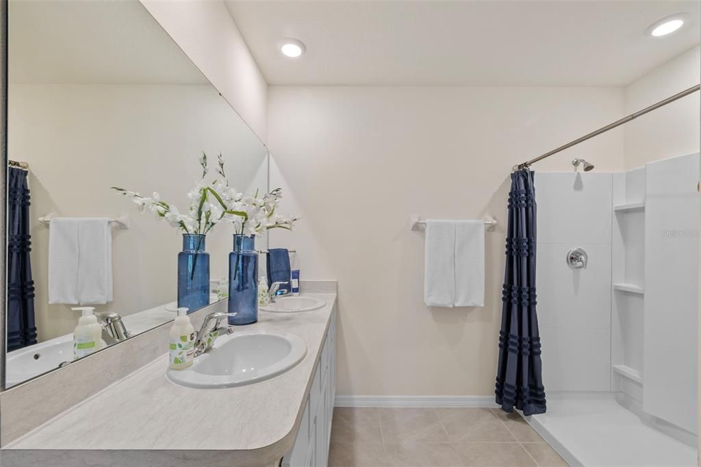 Active With Contract: $379,900 (3 beds, 2 baths, 1690 Square Feet)