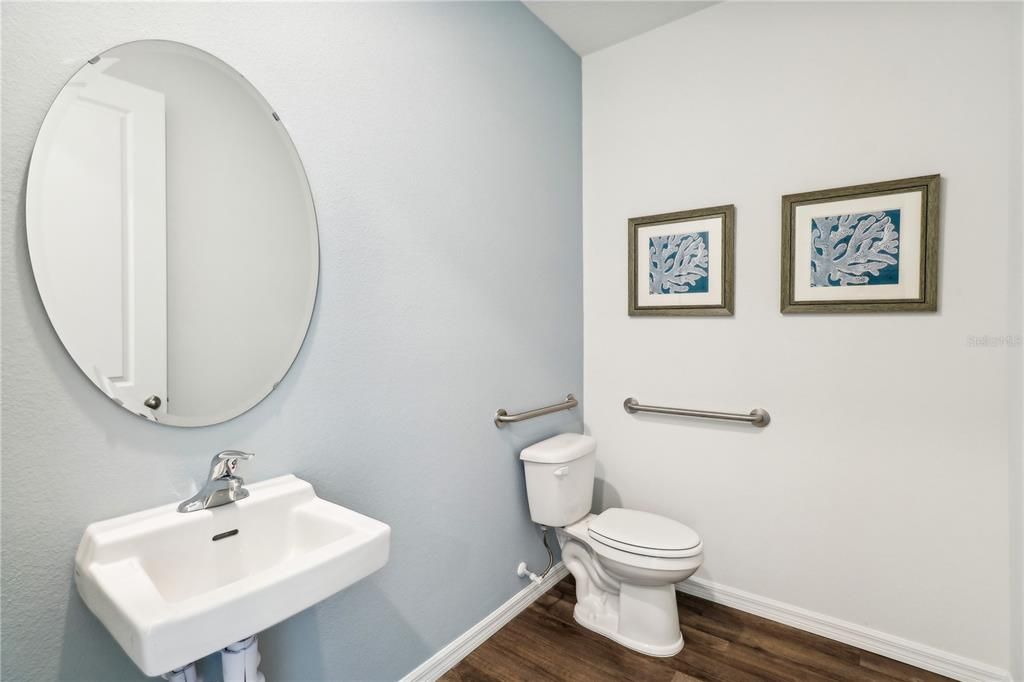 For Sale: $335,555 (2 beds, 2 baths, 1608 Square Feet)