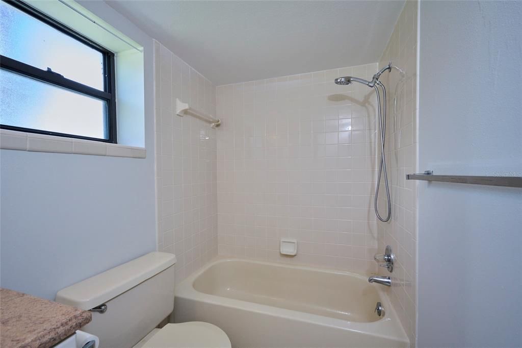 Tub/shower combo in the guest bathroom