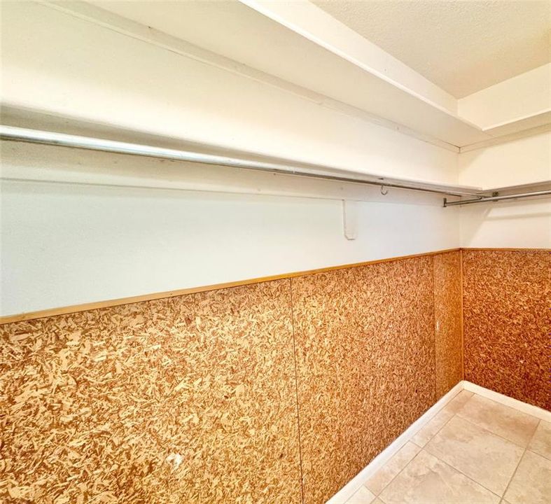 Activo con contrato: $239,000 (2 camas, 2 baños, 1432 Pies cuadrados)