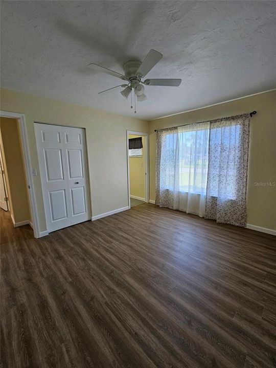For Sale: $249,900 (2 beds, 2 baths, 1092 Square Feet)